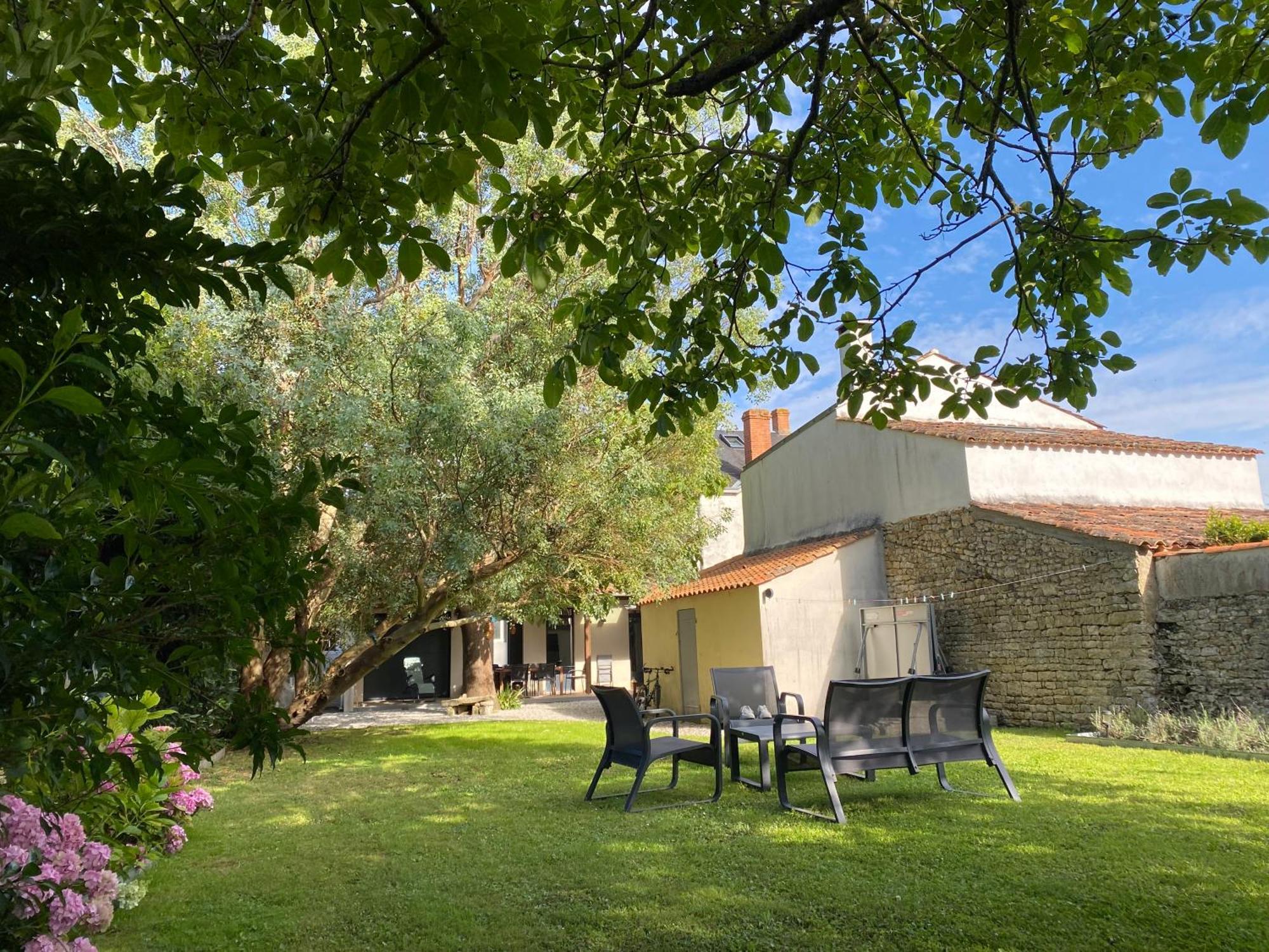Villa Paulownia - A 1,2Km Des Plages - Tout Confort Au Coeur Du Bourg ฌาร์ด-ซัวร์-แมร์ ภายนอก รูปภาพ